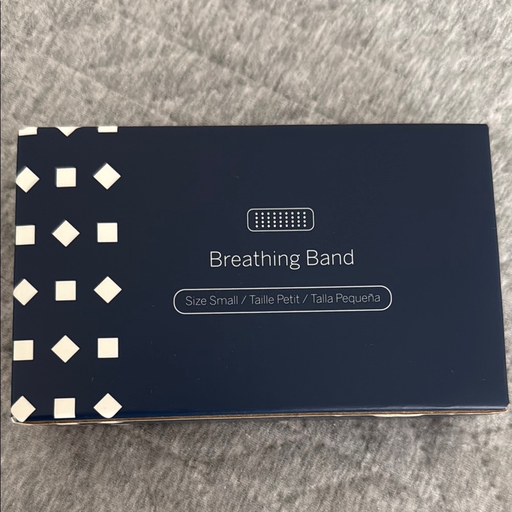 Breathing Band in Navy and White
